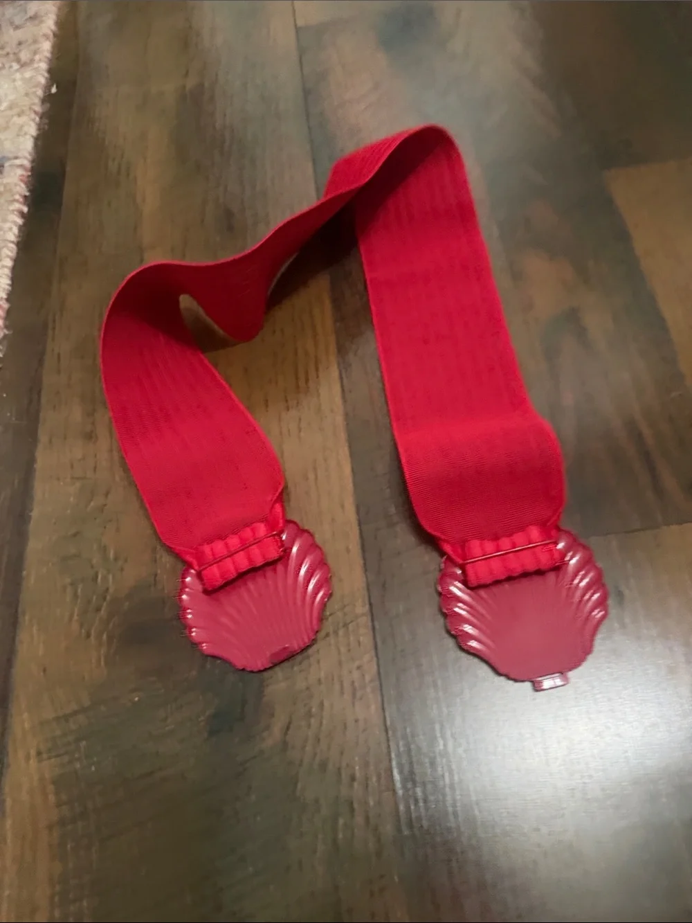 Vintage Red Shell-Accent Elastic Waist Belt